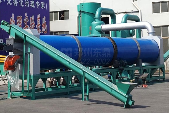 雞糞烘干機(jī)是一種專門用于處理禽畜糞便（如雞糞、牛糞、豬糞等）的干燥設(shè)備，通過脫水、高溫?zé)犸L(fēng)烘干、消毒滅菌、除臭等工序，將高含水量的糞便轉(zhuǎn)化為低含水量的有機(jī)肥料或飼料，實(shí)現(xiàn)了畜禽糞便的快速高效利用。